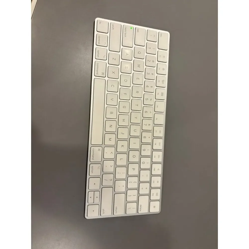 Apple Wireless Magic Keyboard 2